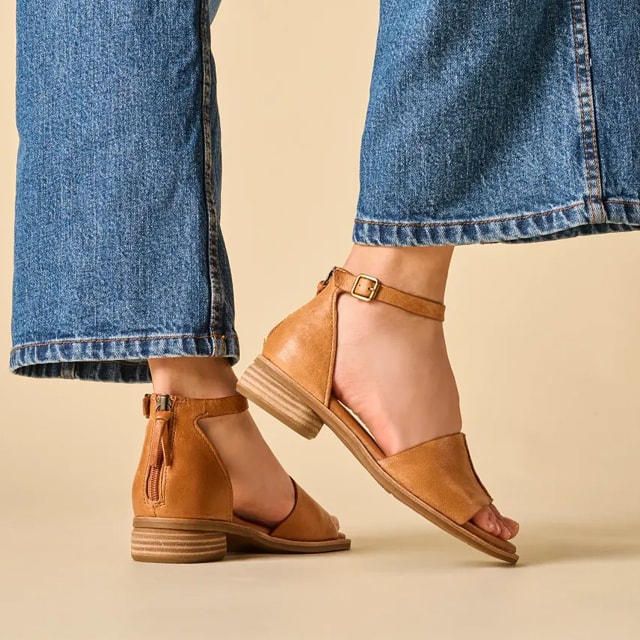 Featuring the Faxyn sandal in tan.