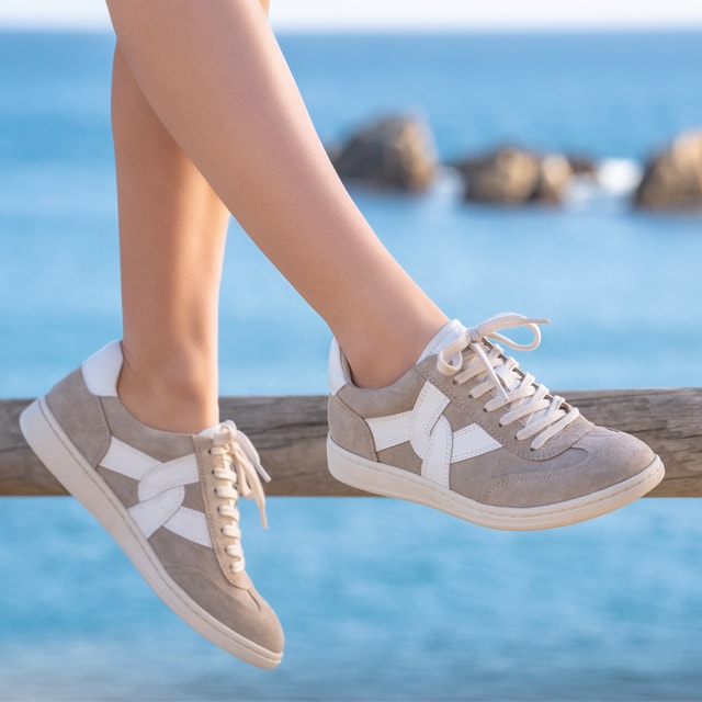 Ramsie sneaker in grey.
